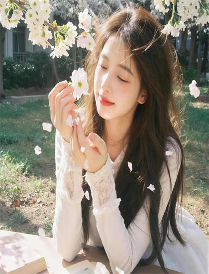 探索《自由放纵》的奥秘：隐藏细节与深层意义